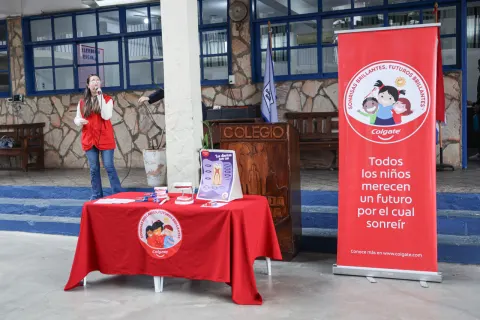 ¡Una sonrisa saludable comienza con buenos hábitos!