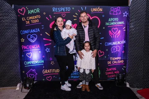 Cada dibujo cuenta una historia de amor