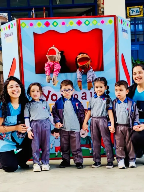 Función de títeres, a cargo de la fundación FUNDAJOVEN y asociación Volviendo a Soñar, en marco del proyecto de “El Pulp...