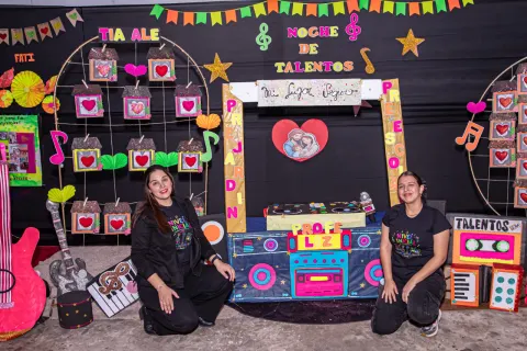 Cada dibujo cuenta una historia de amor