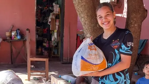 En el marco de las Justas Deportivas , los alumnos realizaron una noble campaña de solidaridad recolectando víveres con…