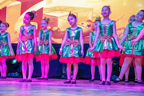 El sábado pasado celebramos la clausura de danza del Primer Ciclo, una jornada llena de alegría y espíritu navideño. Nue...