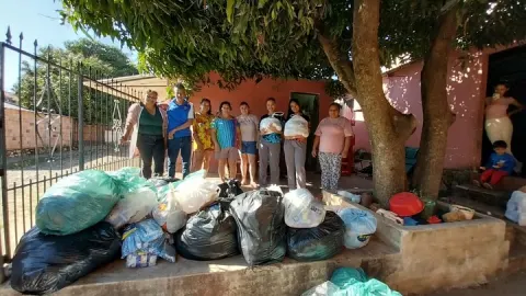 En el marco de las Justas Deportivas , los alumnos realizaron una noble campaña de solidaridad recolectando víveres con…