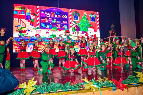Con mucha emoción celebramos la Clausura de Danza del Nivel Inicial “The Magic of Christmas” Agradecemos profundamente a...
