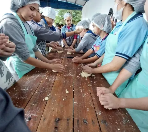 Proyecto Chipá Apó con alumnos del Séptimo, Octavo y Noveno Grado