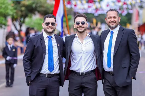 Con inmenso orgullo felicitamos a todos los alumnos y docentes quienes participaron del Desfile Cívico Estudiantil repre...