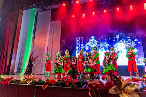 Con mucha emoción celebramos la Clausura de Danza del Nivel Inicial “The Magic of Christmas” Agradecemos profundamente a...