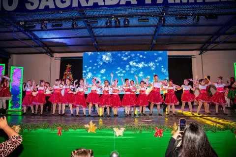 El sábado pasado celebramos la clausura de danza del Primer Ciclo, una jornada llena de alegría y espíritu navideño. Nue...